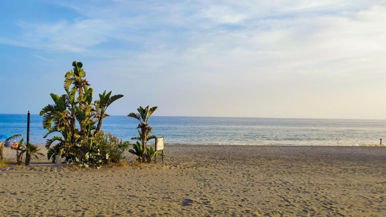 Laguna Beach Costasol - Alojamientos La Torre Torrox Εξωτερικό φωτογραφία